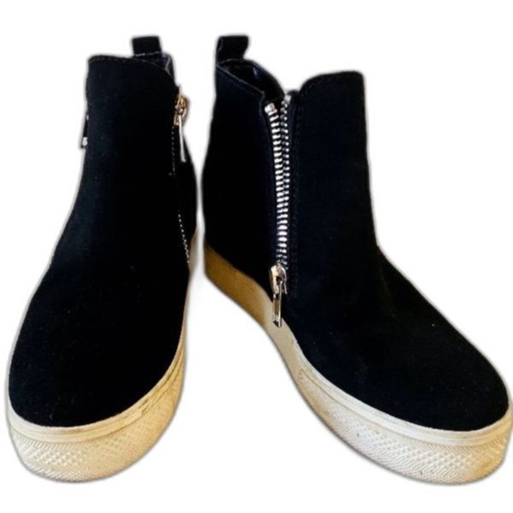 Steve Madden Wedgie Black Suede Ankle Booties | Size 7.5